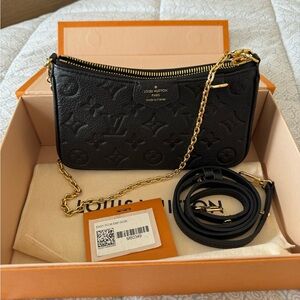 Louis Vuitton Easy Pouch in black monogram